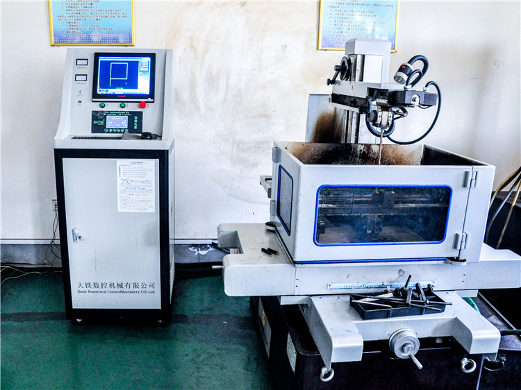 Wire cutting machine