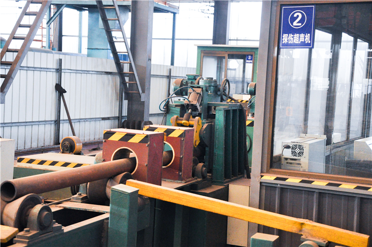 Ultrasonic flaw detector for steel pipe